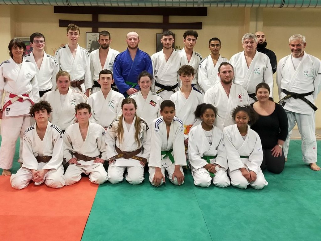 Image de l'actu 'Entrainement en commun, le club Allobroges judo et le club aixois (01/04/2022)'